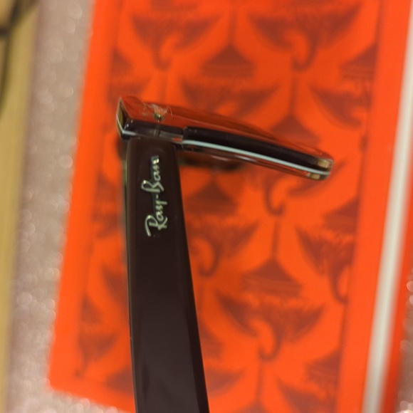 Ray-Ban Wayfarer Sunglasses - Picture 3 of 11